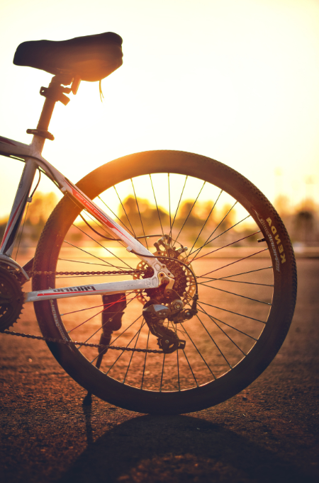 Bicicleta ao por-do-sol